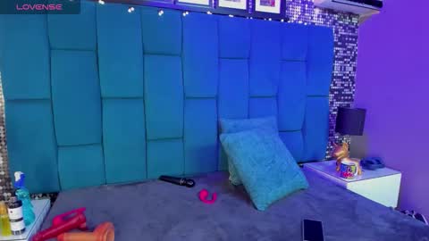 Snapshot of hanny_bliss chatting on December 22, 2025, 11:51 am Hanny online show from December 22, 2025, 11:51 am