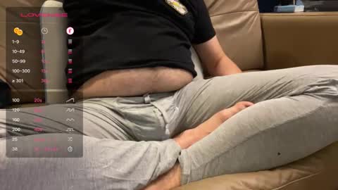 hansomeman2015 online show from December 16, 2025, 2:27 am