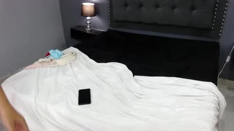 hanyo_and_cattie online show from December 4, 2024, 5:33 pm