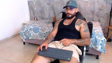 hanz_col online show from November 22, 2025, 5:17 am