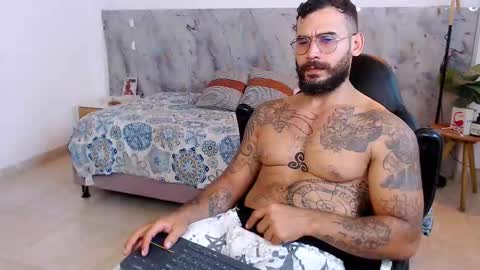 hanz_col online show from November 24, 2025, 1:16 am