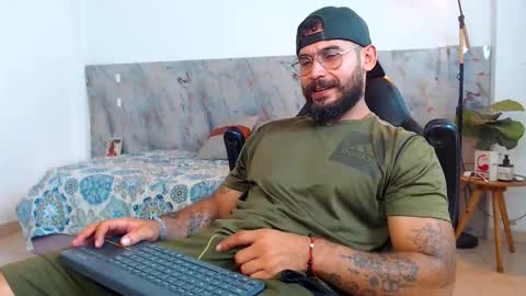 hanz_col online show from November 26, 2025, 2:34 am