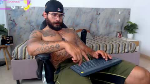 hanz_col online show from April 19, 2026, 11:18 pm