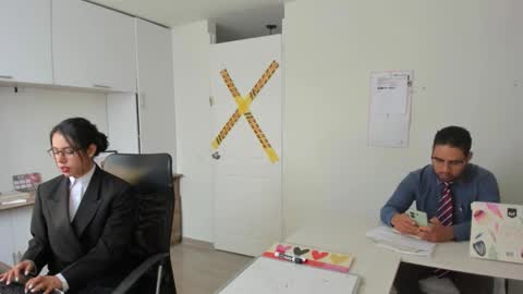 Happer Quinn  Mr Hale online show from November 23, 2025, 6:41 pm