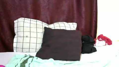 Snapshot of happy_darling chatting on March 11, 2025, 11:15 pm happy online show from March 11, 2025, 11:15 pm