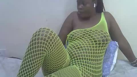 Snapshot of happy_darling chatting on October 8, 2025, 4:10 am happy online show from October 8, 2025, 4:10 am