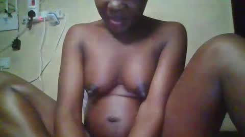 happy_dimple online show from October 7, 2025, 10:56 am