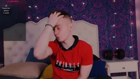 happydeimos online show from April 24, 2026, 10:23 pm