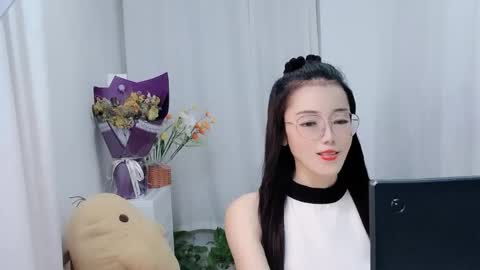 Snapshot of happyflower802318 chatting on April 21, 2026, 3:50 pm Daisy online show from April 21, 2026, 3:50 pm