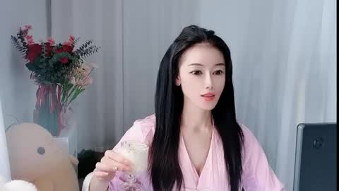 Snapshot of happyflower802318 chatting on May 7, 2026, 12:05 am Daisy online show from May 7, 2026, 12:05 am