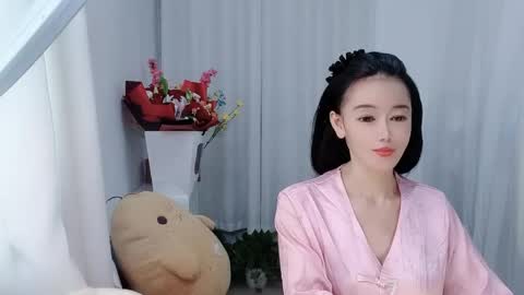 Snapshot of happyflower802318 chatting on May 18, 2026, 2:29 am Daisy online show from May 18, 2026, 2:29 am