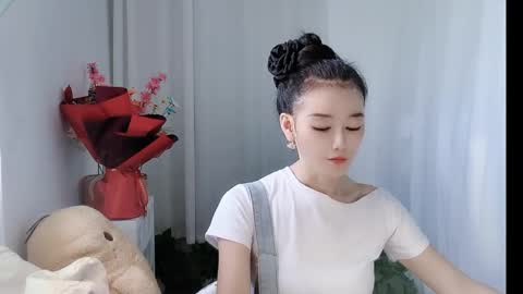 Snapshot of happyflower802318 chatting on May 28, 2026, 2:42 am Daisy online show from May 28, 2026, 2:42 am
