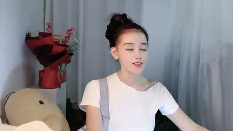 Snapshot of happyflower802318 chatting on May 28, 2026, 2:47 pm Daisy online show from May 28, 2026, 2:47 pm