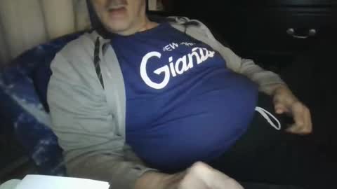 happyhappy4 online show from April 3, 2026, 4:32 am