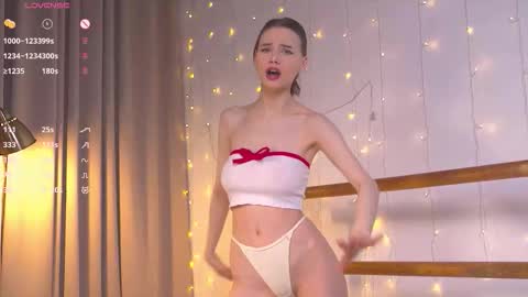 Evy  online show from February 3, 2026, 12:53 am