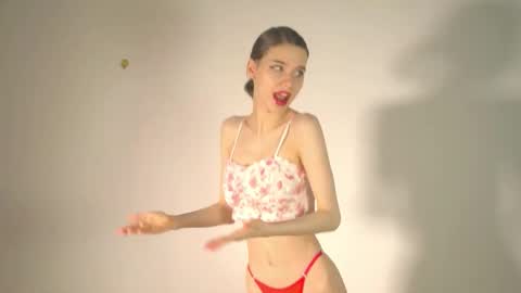 Evy  online show from March 18, 2026, 2:26 am