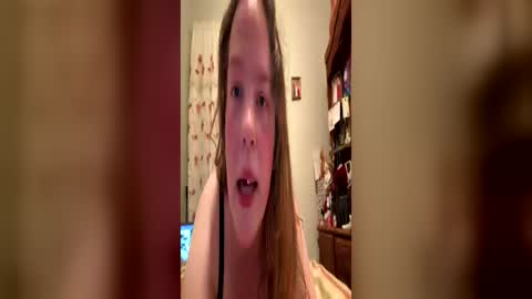 happysnowbunny24 online show from June 12, 2026, 2:43 am