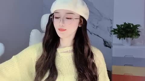 Snapshot of happysweetie168 chatting on December 6, 2024, 11:00 am Daisy online show from December 6, 2024, 11:00 am