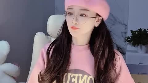 Snapshot of happysweetie168 chatting on December 15, 2024, 2:37 pm Daisy online show from December 15, 2024, 2:37 pm