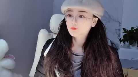 Snapshot of happysweetie168 chatting on December 22, 2024, 2:06 pm Daisy online show from December 22, 2024, 2:06 pm