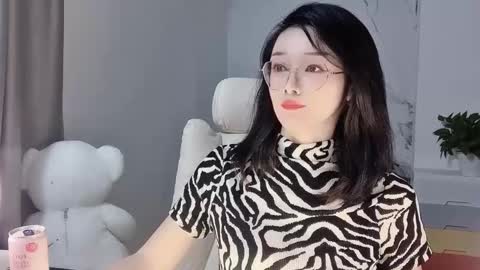 Snapshot of happysweetie168 chatting on March 1, 2025, 8:02 am Daisy online show from March 1, 2025, 8:02 am