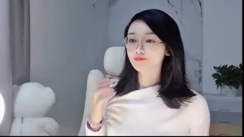 Snapshot of happysweetie168 chatting on March 9, 2025, 2:43 pm Daisy online show from March 9, 2025, 2:43 pm