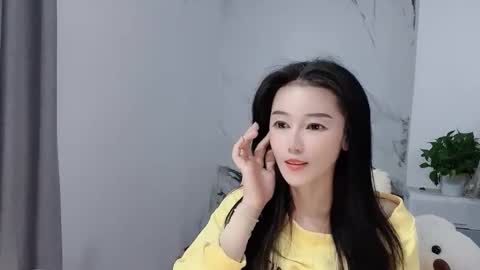 Snapshot of happysweetie168 chatting on December 18, 2025, 4:29 am Daisy online show from December 18, 2025, 4:29 am