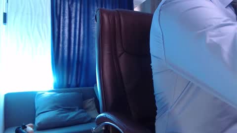 Steve online show from October 21, 2025, 9:54 am