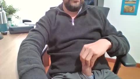 Snapshot of hard_cock_dude chatting on February 11, 2026, 5:29 pm Hard cock dude online show from February 11, 2026, 5:29 pm