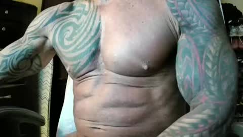 Snapshot of hardbody205a chatting on May 12, 2026, 5:26 am hardbody205a online show from May 12, 2026, 5:26 am