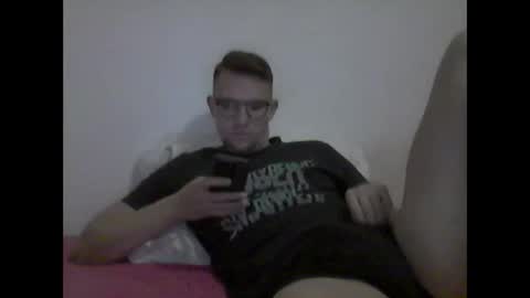 hardboylovemilfmoom online show from June 2, 2026, 6:32 pm