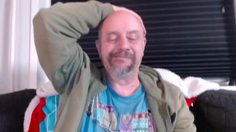 MrLazy online show from January 15, 2025, 7:12 pm