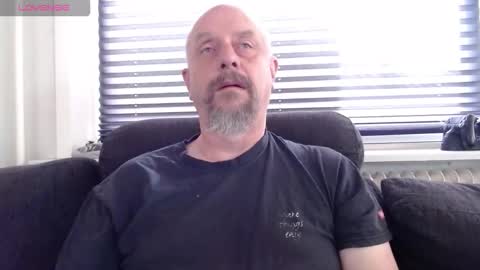 MrLazy online show from September 12, 2025, 12:27 pm