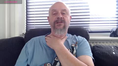 MrLazy online show from September 22, 2025, 11:56 am