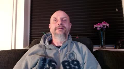 Snapshot of hardmrlazy chatting on January 16, 2026, 5:39 pm MrLazy online show from January 16, 2026, 5:39 pm