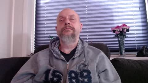 Snapshot of hardmrlazy chatting on January 17, 2026, 11:59 am MrLazy online show from January 17, 2026, 11:59 am