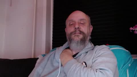 Snapshot of hardmrlazy chatting on February 13, 2026, 8:05 pm MrLazy online show from February 13, 2026, 8:05 pm