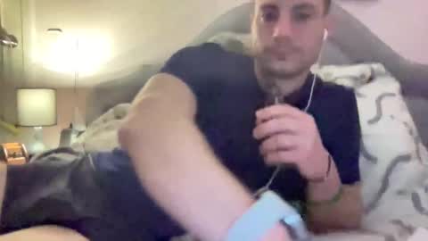 Snapshot of hardnstyle chatting on February 20, 2025, 1:46 am HARD AND STYLE online show from February 20, 2025, 1:46 am