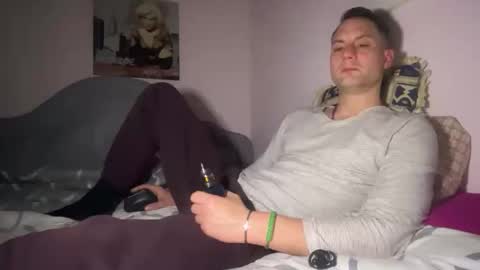 Snapshot of hardnstyle chatting on March 10, 2025, 1:56 am HARD AND STYLE online show from March 10, 2025, 1:56 am