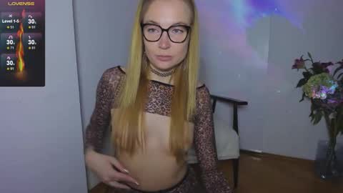 Tasya online show from October 31, 2025, 6:53 pm