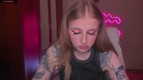 Julia online show from December 8, 2024, 5:50 am