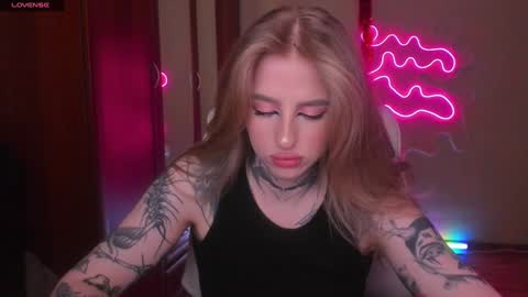 Julia online show from December 22, 2024, 5:56 am