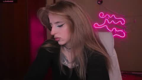 Julia online show from March 1, 2025, 5:09 am