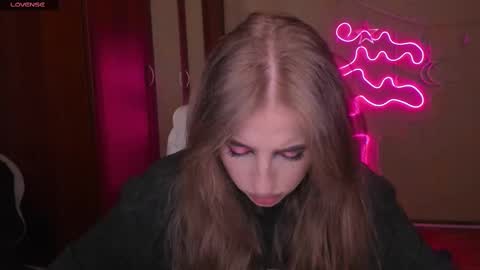 Julia online show from March 8, 2025, 5:07 am