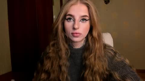 Julia online show from February 23, 2026, 4:43 am