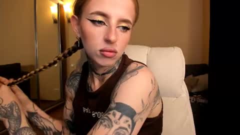 Julia online show from July 12, 2026, 5:42 am