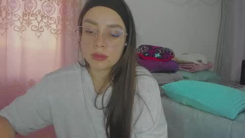 Natii  online show from April 18, 2026, 10:54 pm