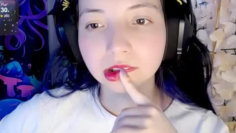 Snapshot of harmonys_couple_ chatting on October 28, 2025, 8:55 pm Harmonys World online show from October 28, 2025, 8:55 pm