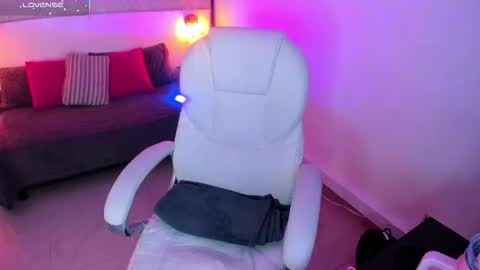 Harper  online show from October 5, 2025, 8:51 pm