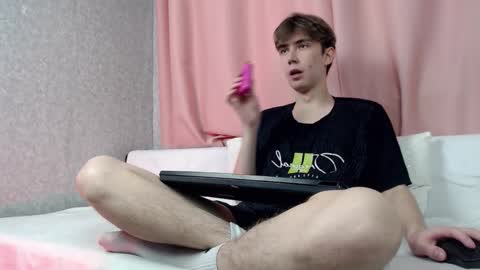 harvey_foster online show from January 6, 2026, 9:46 am